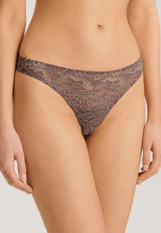 Moments-Thong